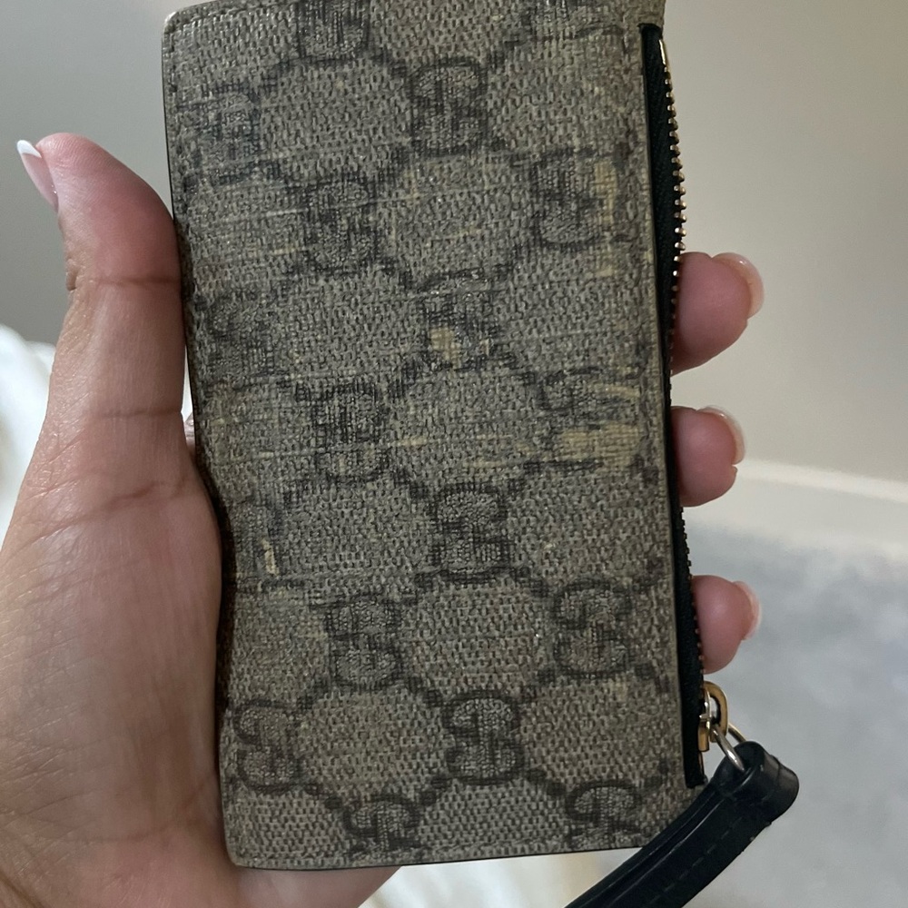 Gucci Beige Monogram Zip Card Holder